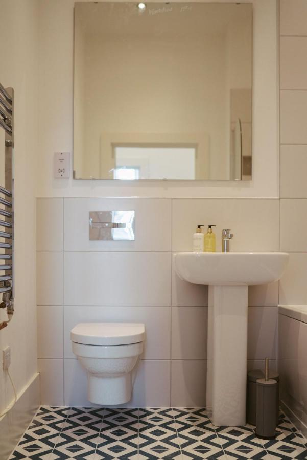 Apartment 7 1 Bedroom, Sleeps X 4 York Exteriör bild
